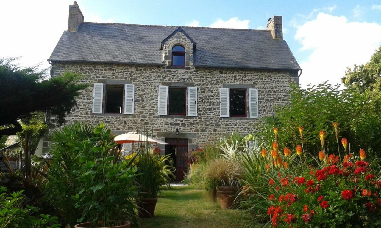 Chambres D'Hotes De La Barrerie Dingé Buitenkant foto