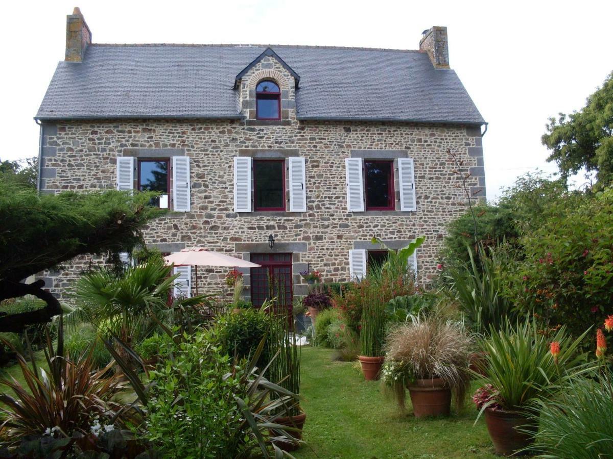 Chambres D'Hotes De La Barrerie Dingé Buitenkant foto